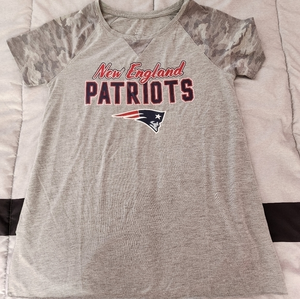 New England Patriots Women's T-shirt‎ Medium